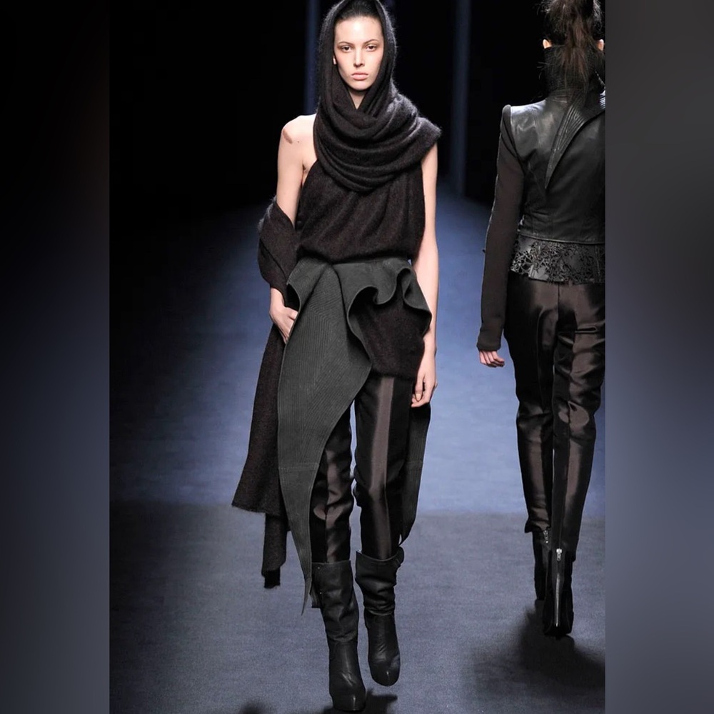 HAIDER ACKERMANN Fall/Winter 2010 Dark Grey Anthracite Leather Boots IT 36.5